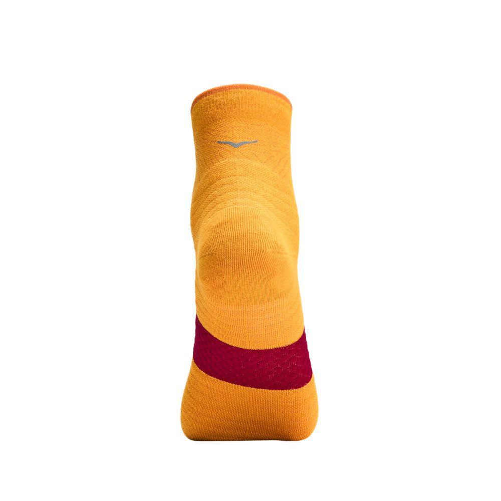 HOKA QUARTER RUN SOCK 3-PACK Unisex ถุงเท้าวิ่งสำหรับผู้ชายและผู้หญิง