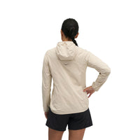 HOKA SKYFLOW WIND JACKET Women เสื้อแจ็กเก็ตผู้หญิง