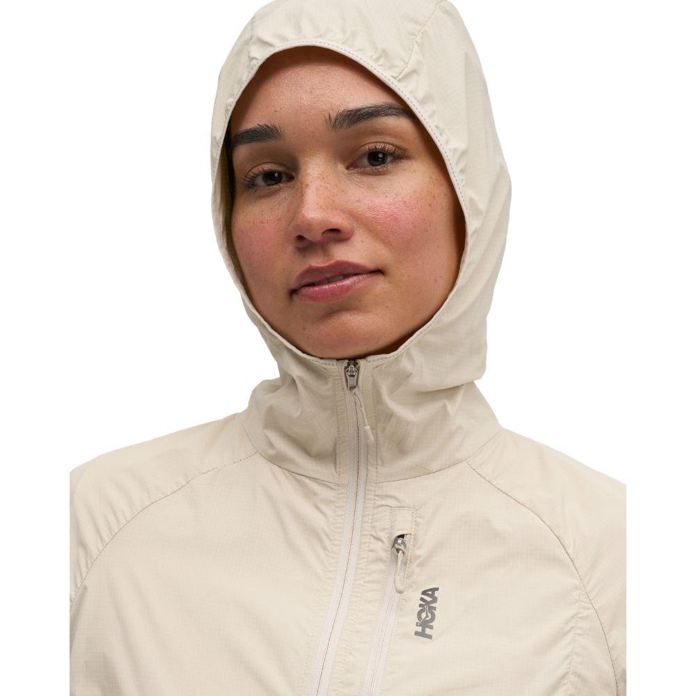 HOKA SKYFLOW WIND JACKET Women เสื้อแจ็กเก็ตผู้หญิง