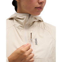 HOKA SKYFLOW WIND JACKET Women เสื้อแจ็กเก็ตผู้หญิง
